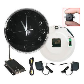 Caméra cachée sans fil couleur dans une horloge murale